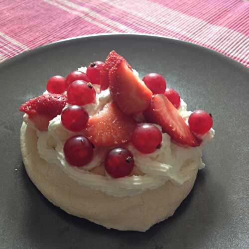 Pavlova aux fruits rouges