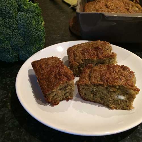 Cake aux pignons de pin, pesto printanier et fromage de brebis