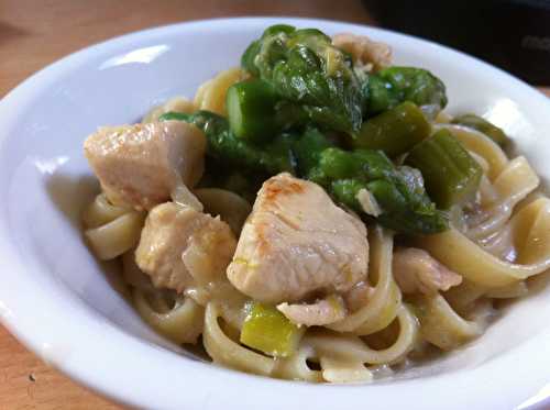 Tagliatelles au poulet et aux asperges vertes