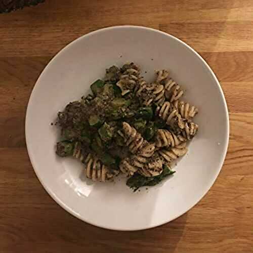 Fusilloni aux asperges vertes et crème de champignons 