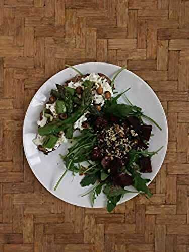 Tartines au chèvre frais et asperges vertes 