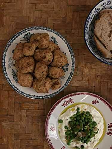 Gougères au zaatar et au comté 