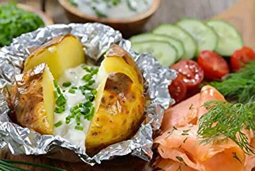 Pomme de Terre au Four Garnie et Saumon Fumé