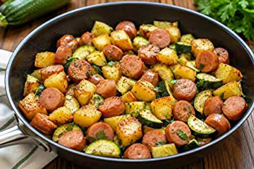 Poêlée de Pommes de Terre Courgettes et Knackis