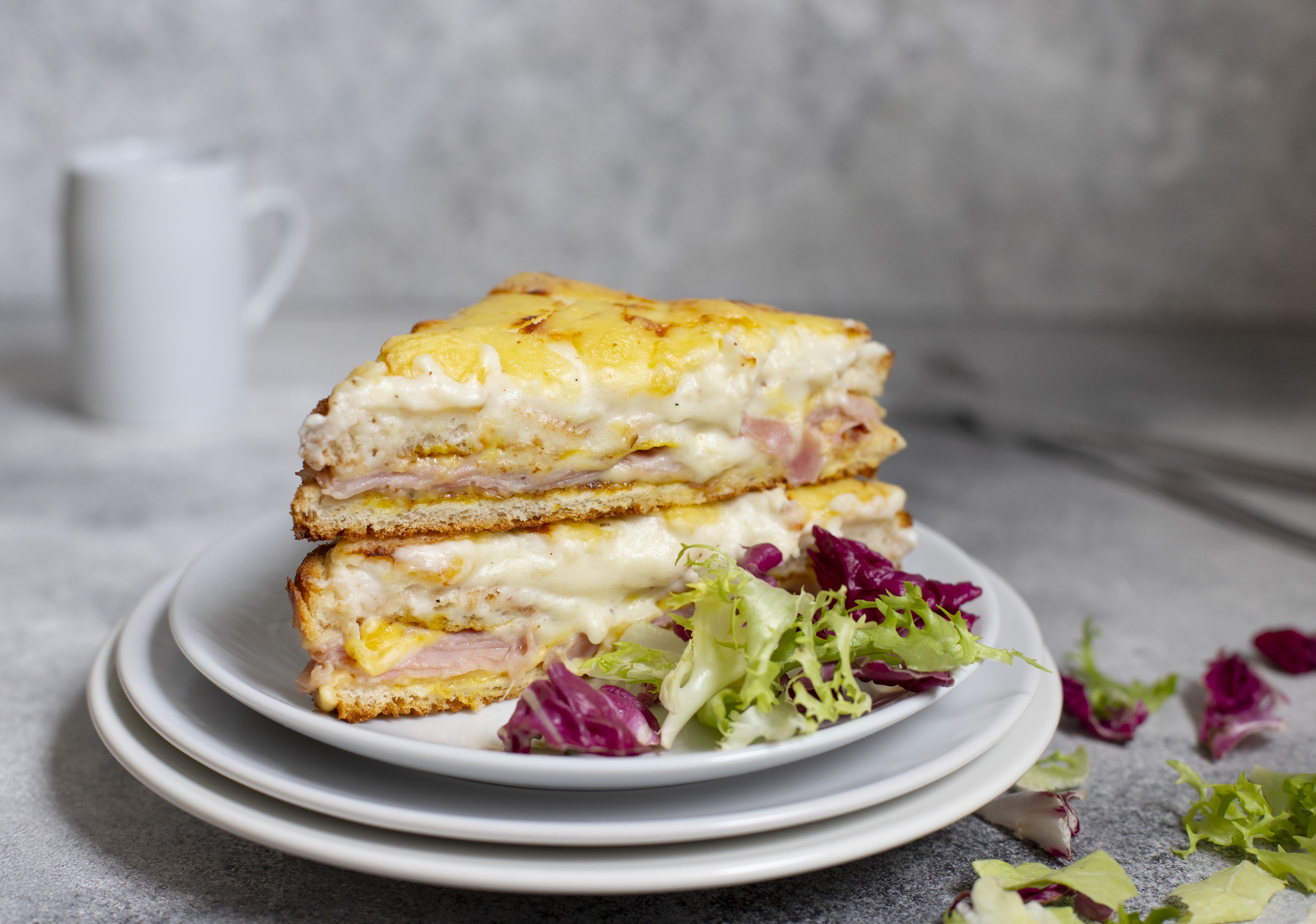 Croque-Monsieur traditionnel comme dans une brasserie