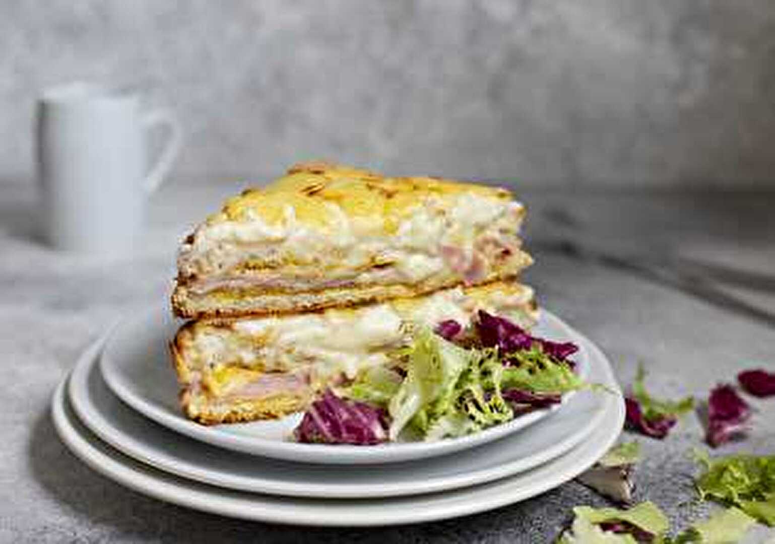 Croque-Monsieur traditionnel comme dans une brasserie