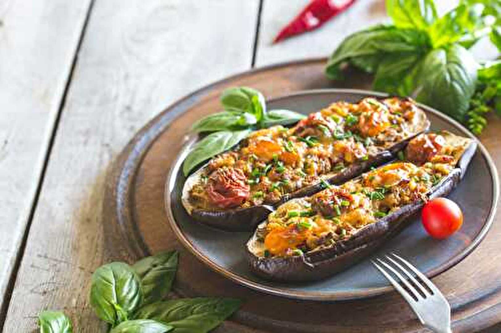 Aubergines Farcies Aux Légumes et Cheddar