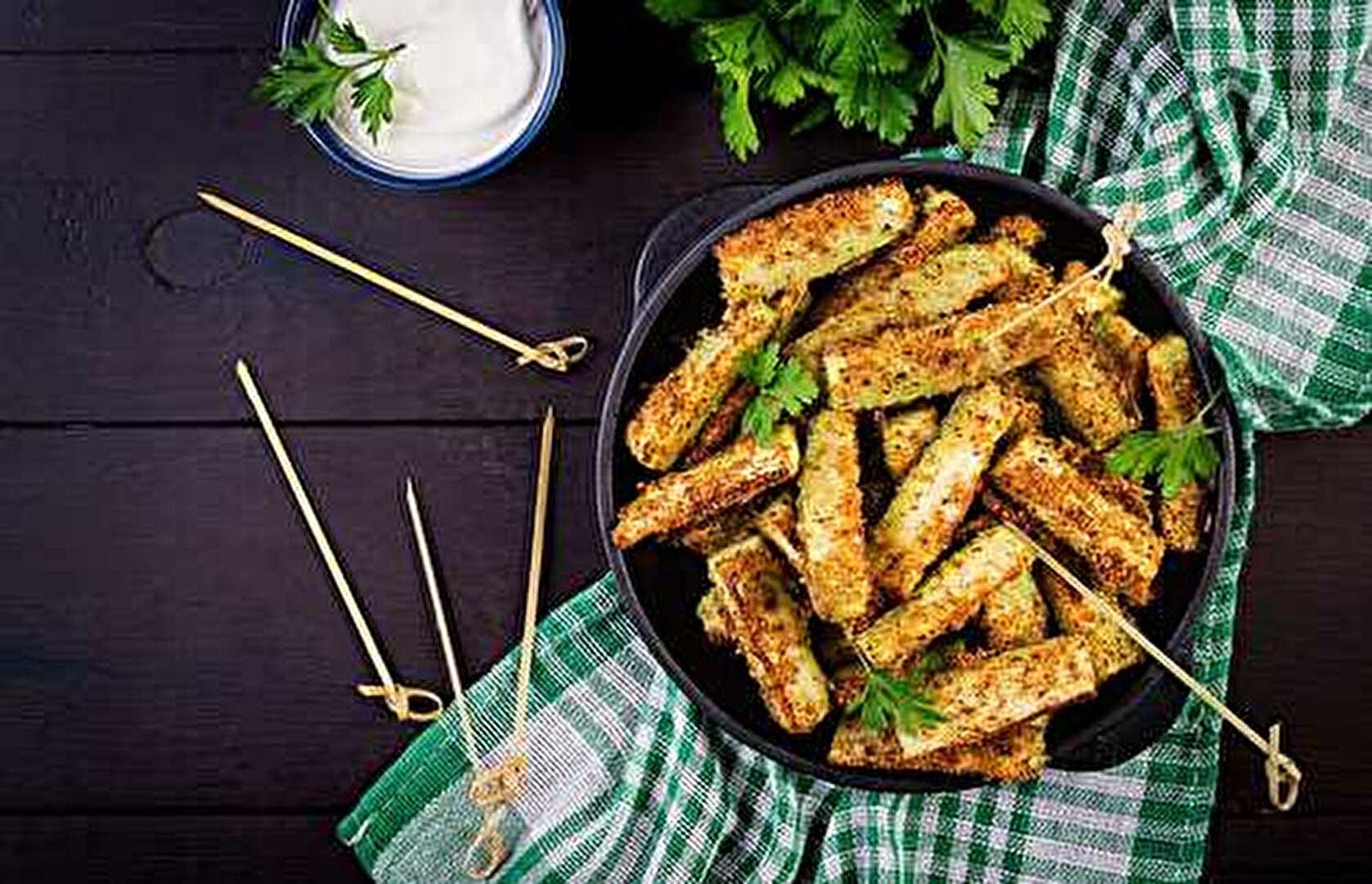 Bâtonnets de courgettes croustillants au parmesan : l'apéritif gourmand et facile à réaliser