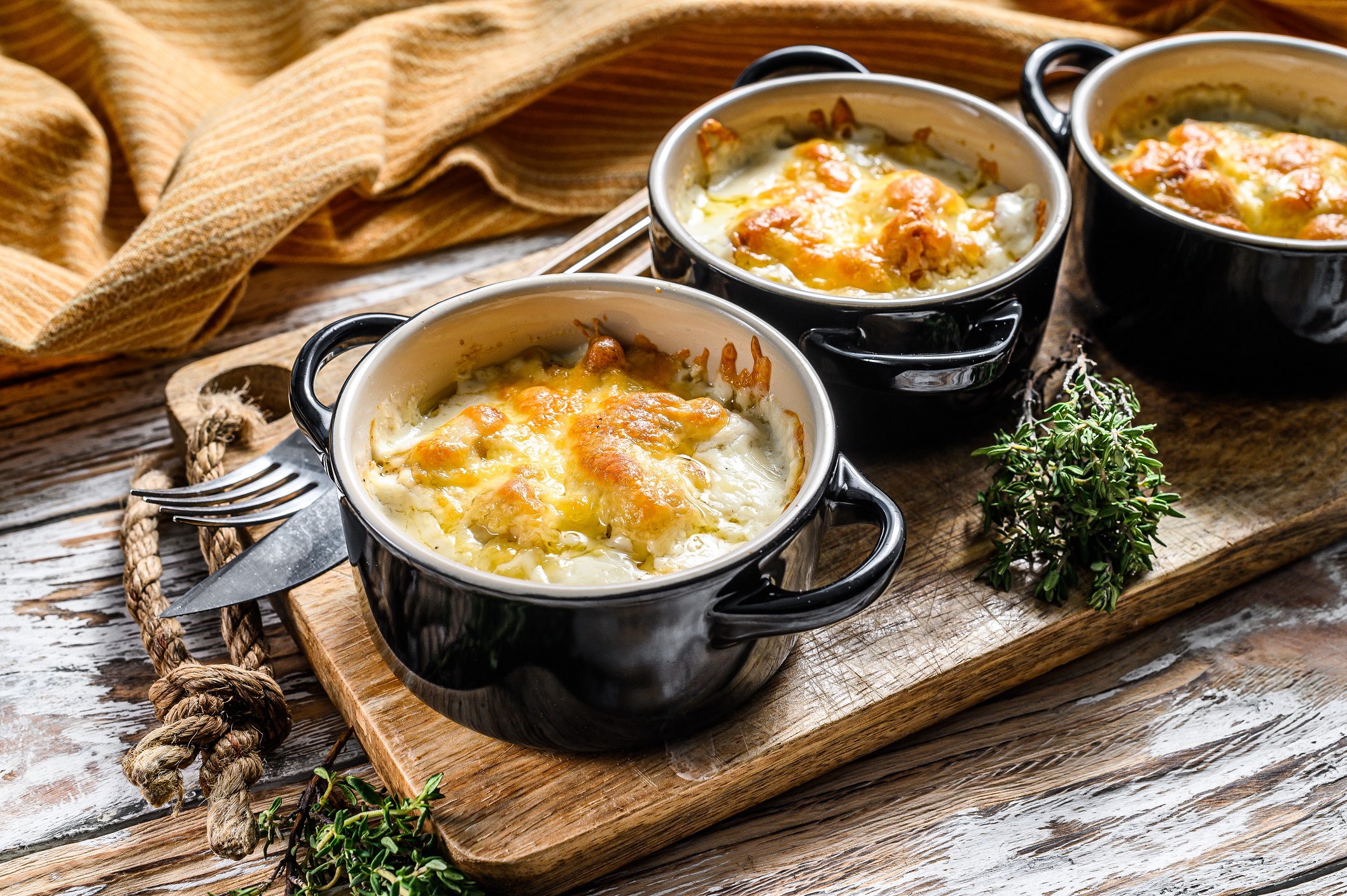 Cassolettes de Poulet et Champignons à la Béchamel