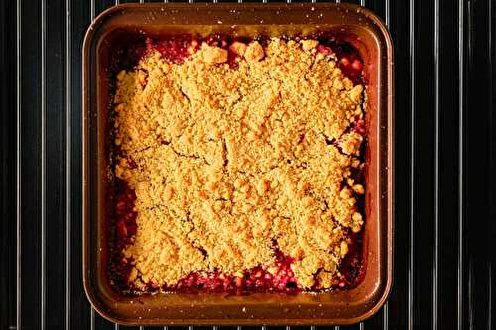 Crumble Envoûtant à la Rhubarbe