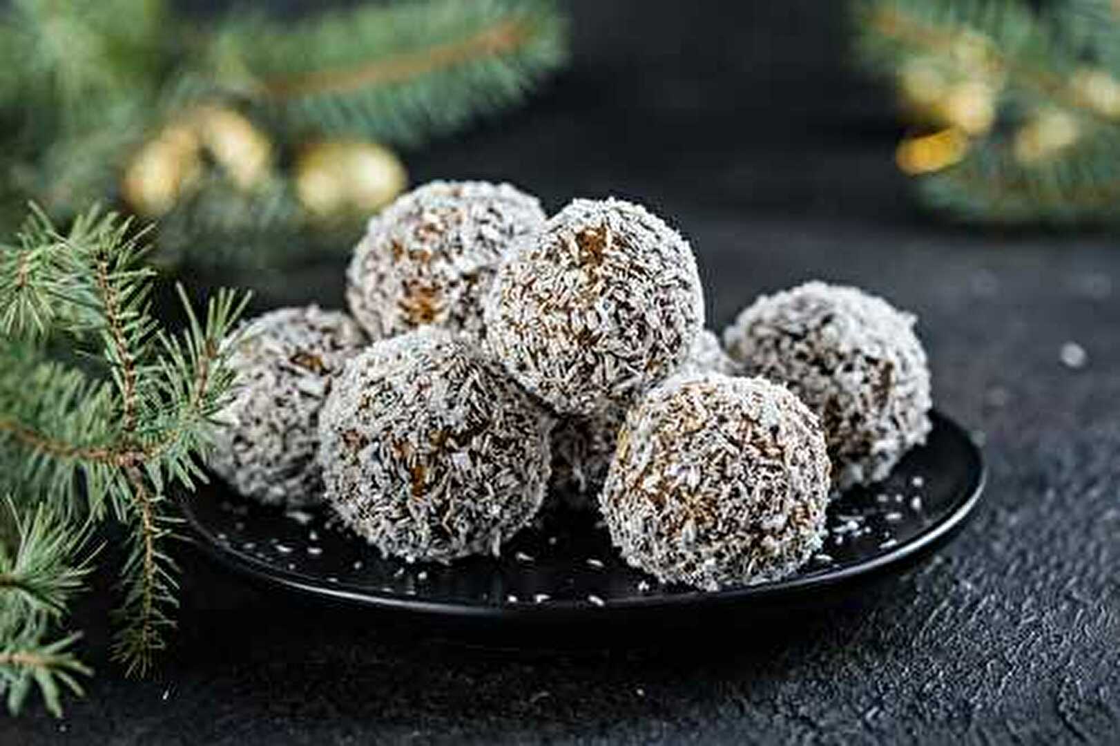 Truffes de Noël à la Noix de Coco et Chocolat Noir