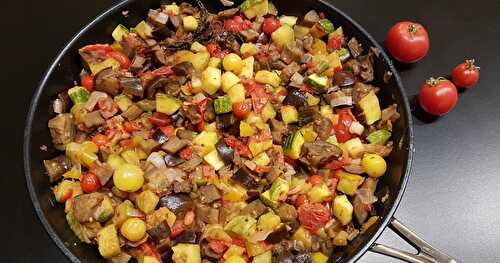 Ratatouille Revisitée aux Légumes Croquants - Courge de Nice, Tomates Cerises et Thym du Jardin