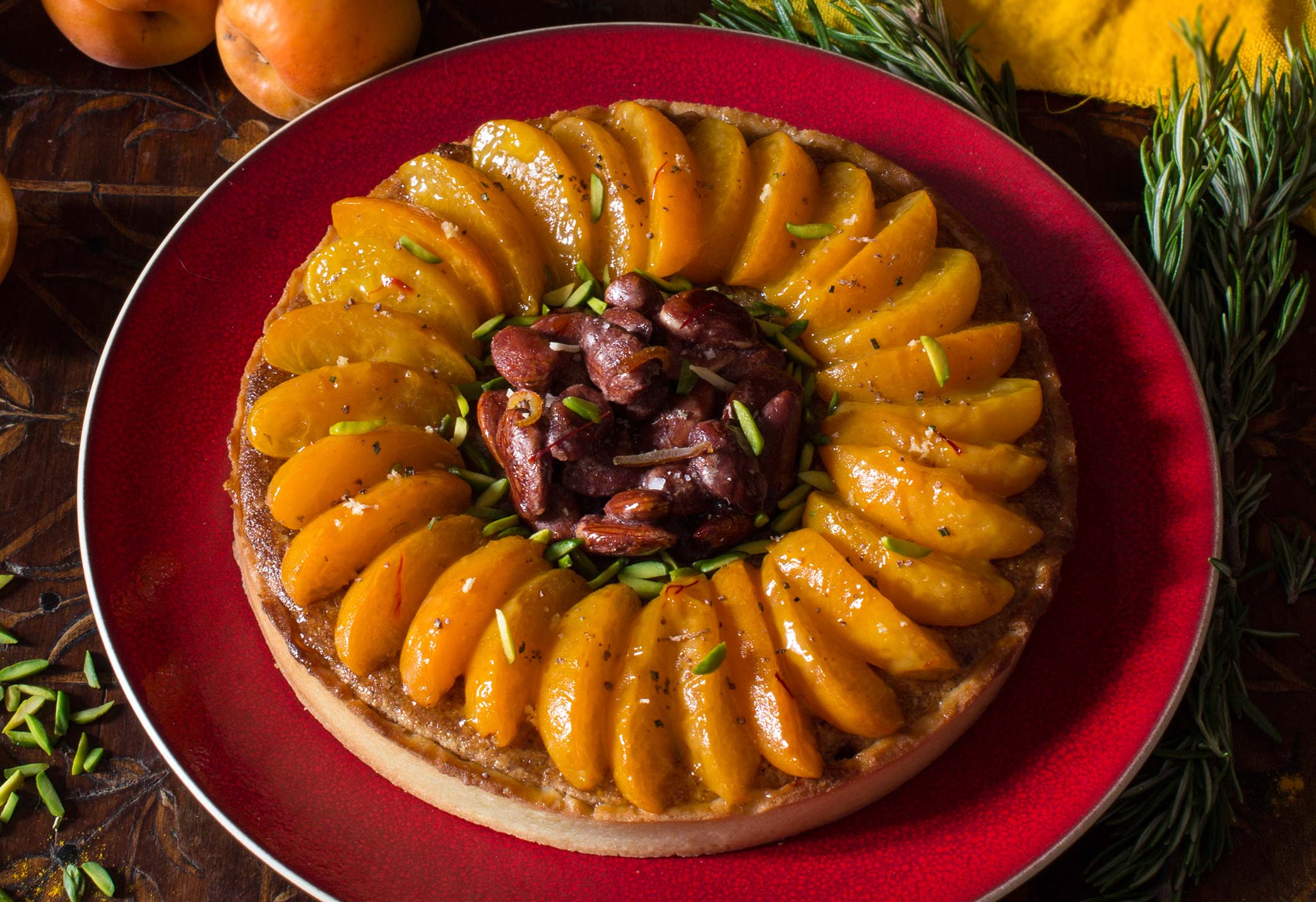 Grande tarte aux abricots et safran