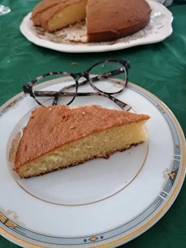 GATEAU À L'AMANDE AMERE