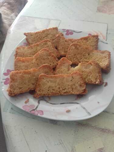 GATEAU AUX POMMES