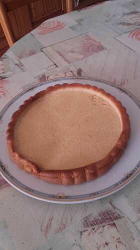 Tarte avec le moule à garnir