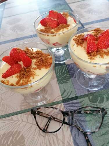 VERRINES FRAISES ET SPECULOOS