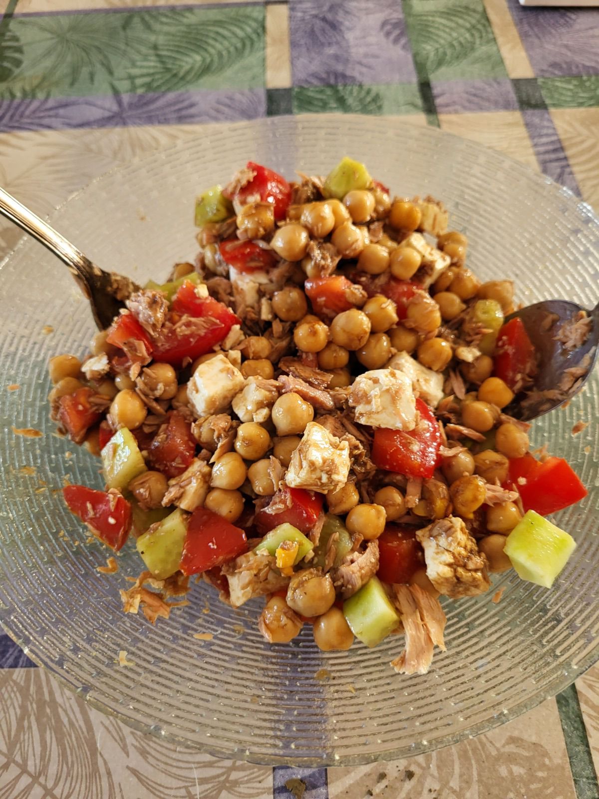 SALADE DE POIS CHICHES AU THON