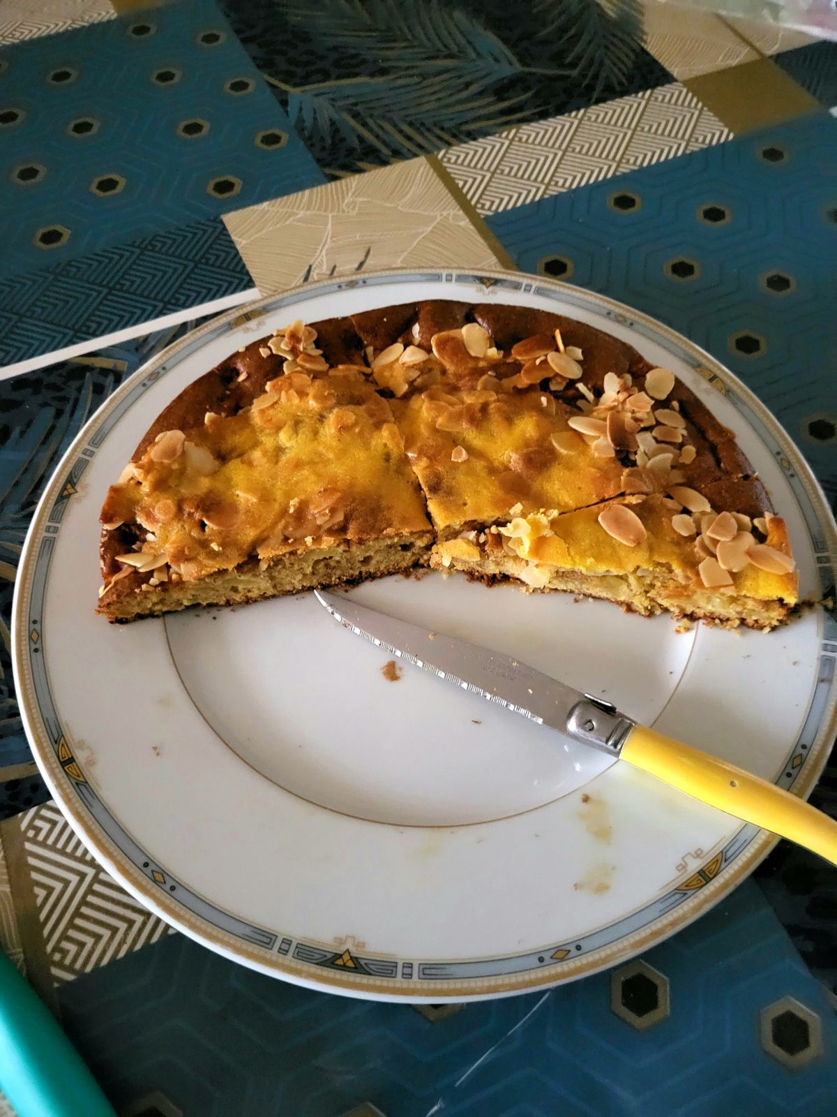 GATEAU AUX POMMES ET AMANDES