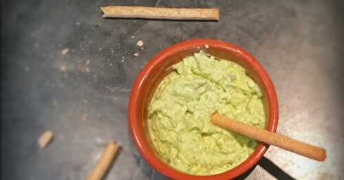 Crême à l'avocat pour l'apéritif au Piment d'Espelette et Gingembre 