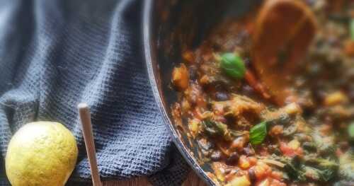 Curry Veggie aux Black Beans et Blettes Sauvages