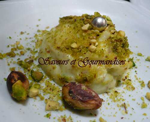 Ashtalieh aux pistaches.  Ashtalieh with pistachios.  عشطلية بألفسدق