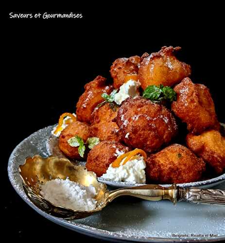 Beignets de ricotta à l’orange et au miel.