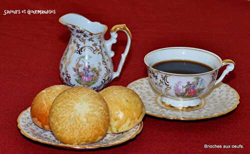 Brioches aux œufs et à l'huile d'olive.