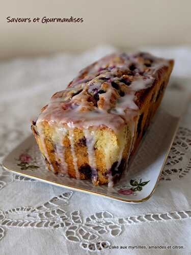 Cake aux myrtilles,  amandes et  citron.