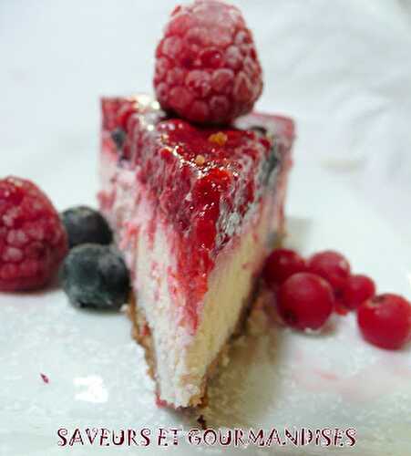 Cheesecake aux fruits rouges.