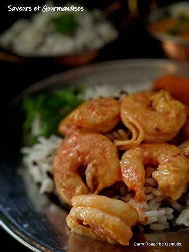Curry rouge de Gambas, patates douces sautées et son riz blanc et noir.