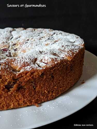 Gâteau moelleux aux cerises.