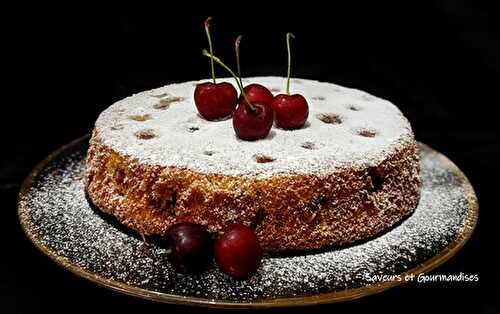 Gâteau moelleux aux cerises.