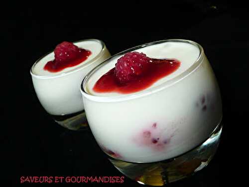 Panna cotta aux framboises.