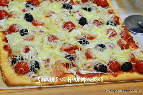 Pizza aux Oignons Verts et Tomates Cerises.