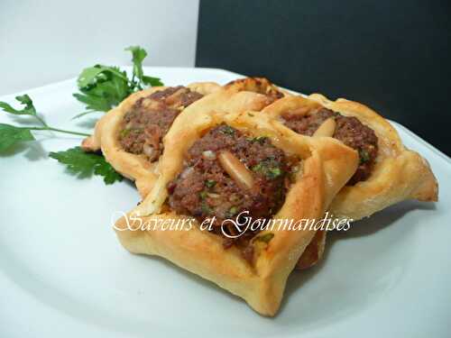Sfeehas de Baalabeck  ou petits pâtés libanais à la viande.
