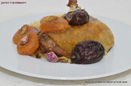 Tajine de pintade au safran et aux fruits secs.