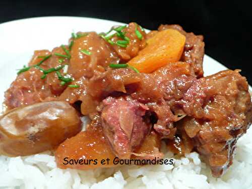 Tajine de veau  aux fruits secs.