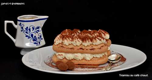 Tiramisu au café chaud.