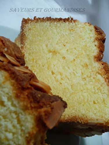 Cake à la ricotta et aux amandes.