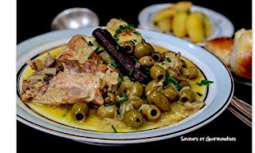 Tajine ezeitoun (zitoun) Poulet aux olives.