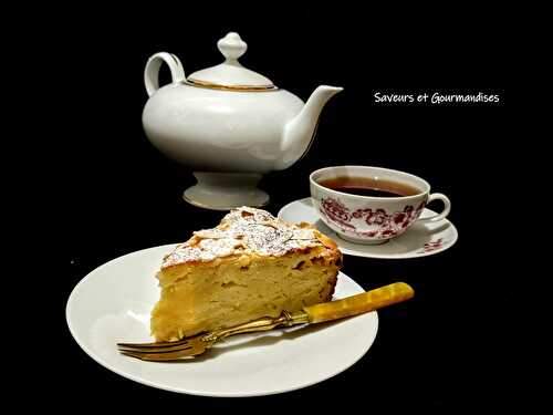 Gâteau aux pommes, mascarpone et amandes (recette très simple).