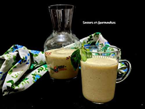 Lait avocat, amandes et dattes ou Smoothie marocain.