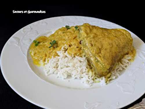 Poulet au curry et lait de coco. Recette facile et pleine de saveurs.