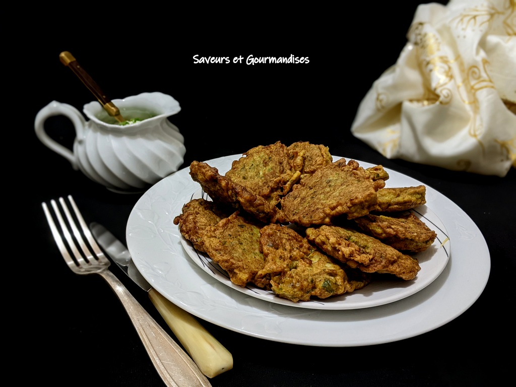 Beignets de chou-fleur au cumin et sauce yaourt au citron vert.