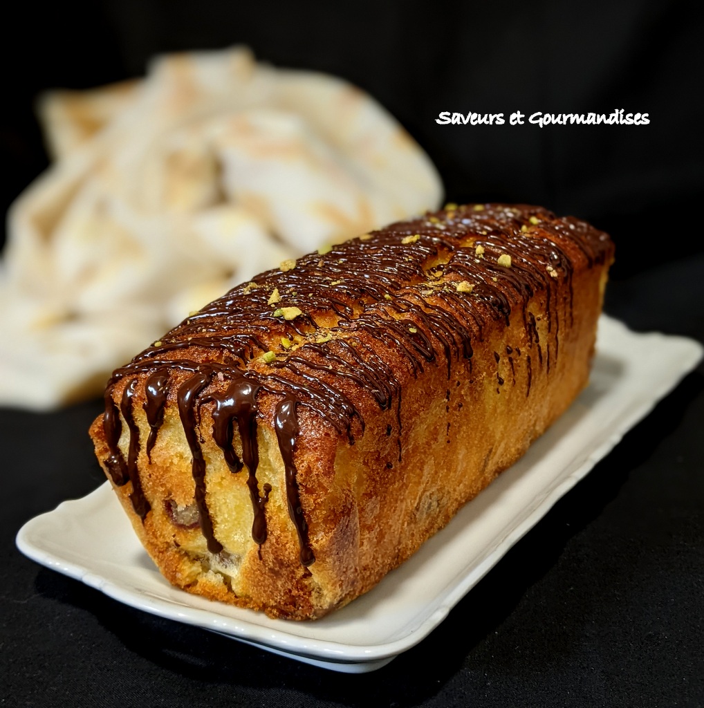 Cake au yaourt  et aux dattes (recette très simple)