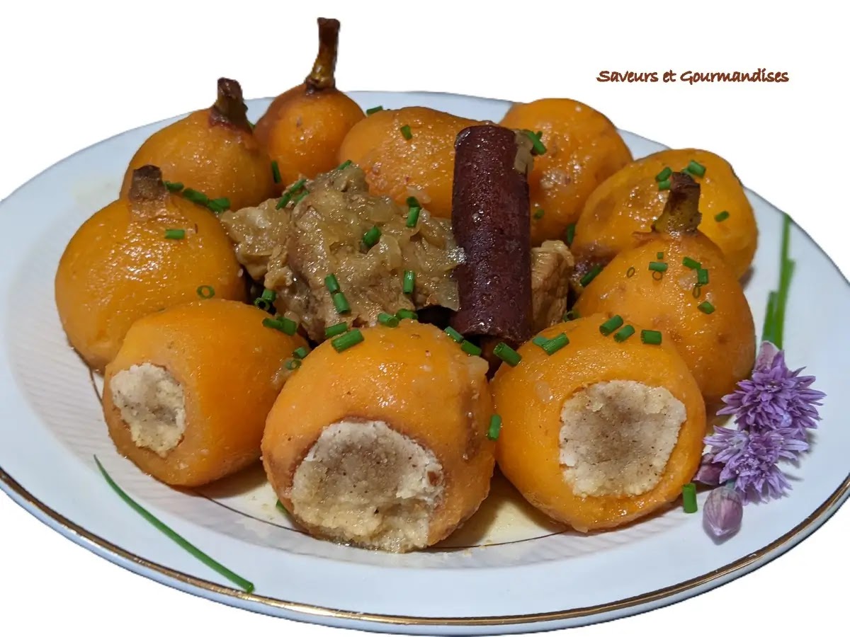 Tajine de nèfles farcies aux amandes