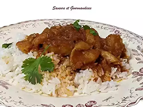 Filets de poisson fondants en sauce tomate épicée