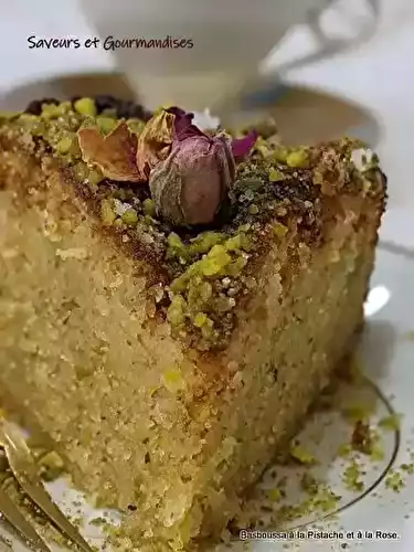Basboussa à la pistache, amande et eau de rose – Recette de Yotam Ottolenghi