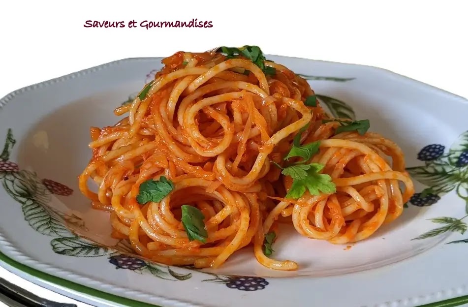 Spaghettis à la crème de poivrons rouges